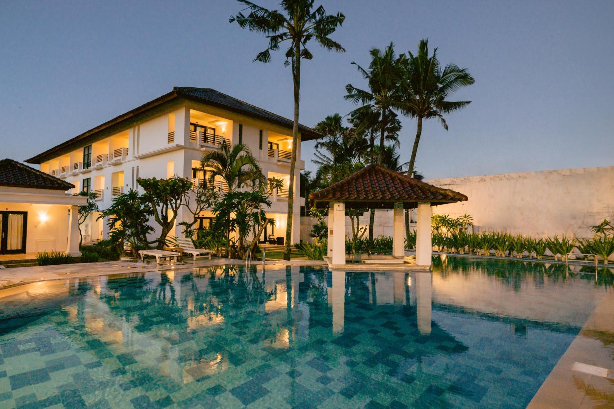 Legong Keraton Beach Hotel Canggu Zewnętrze zdjęcie