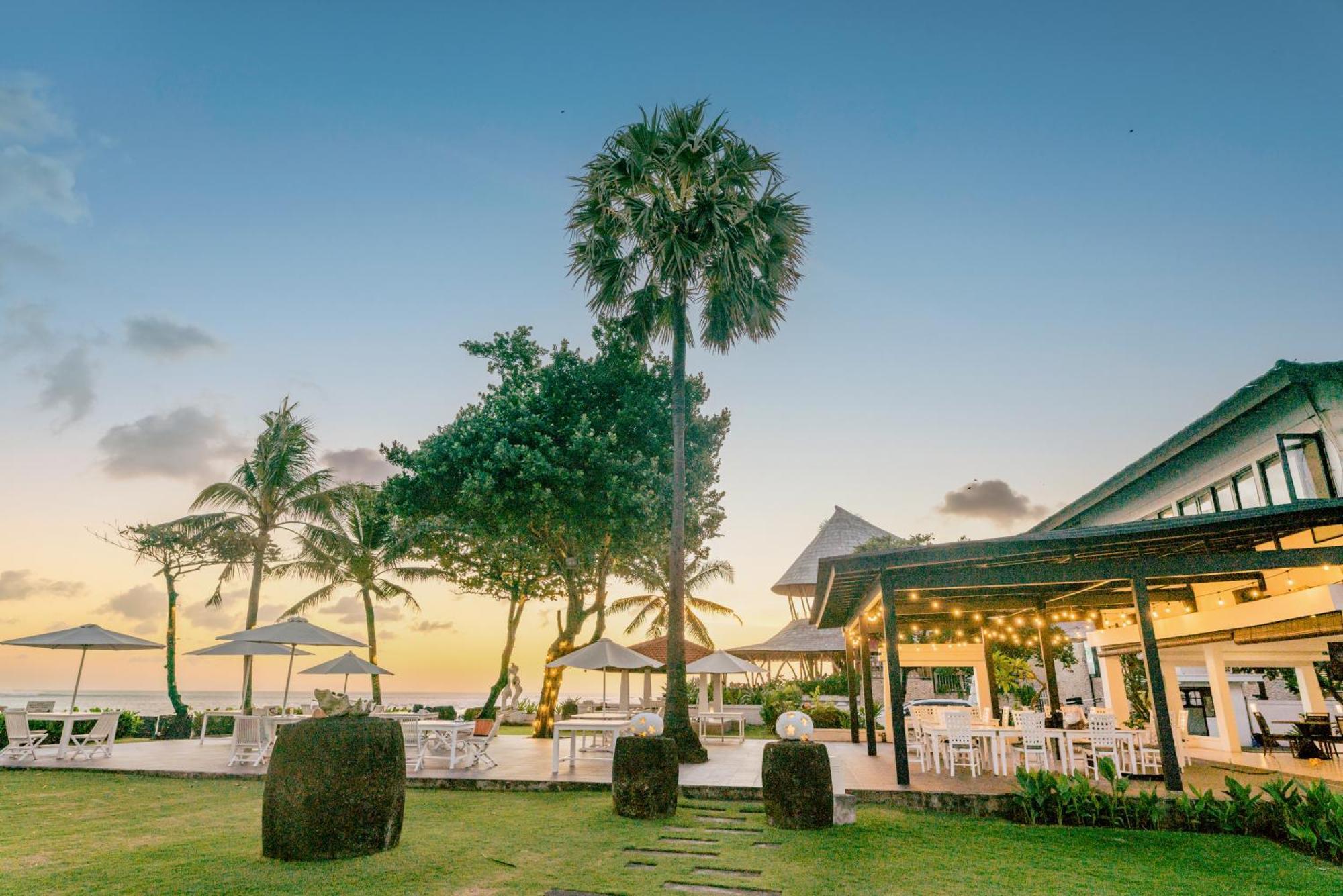 Legong Keraton Beach Hotel Canggu Zewnętrze zdjęcie