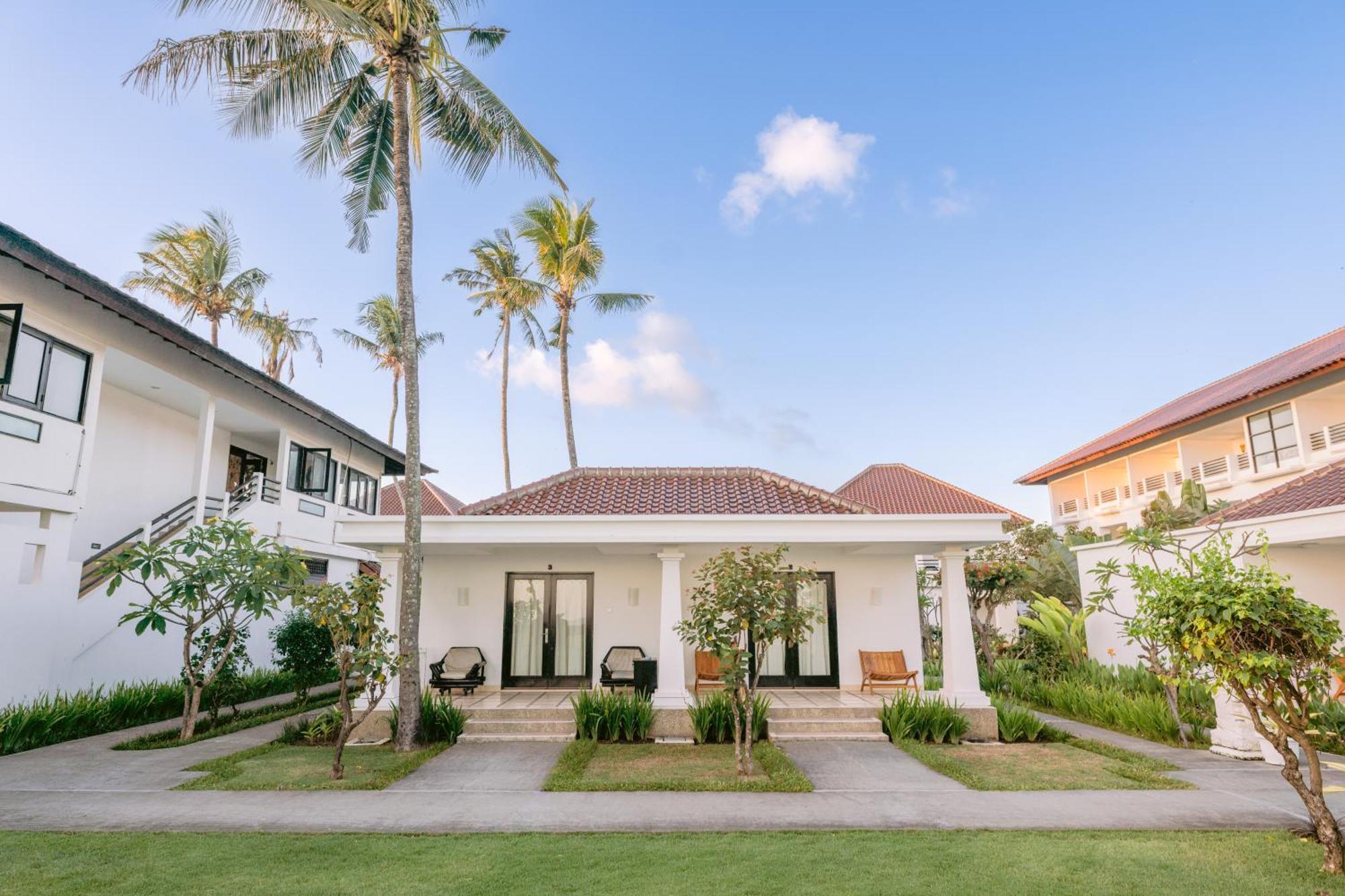 Legong Keraton Beach Hotel Canggu Zewnętrze zdjęcie