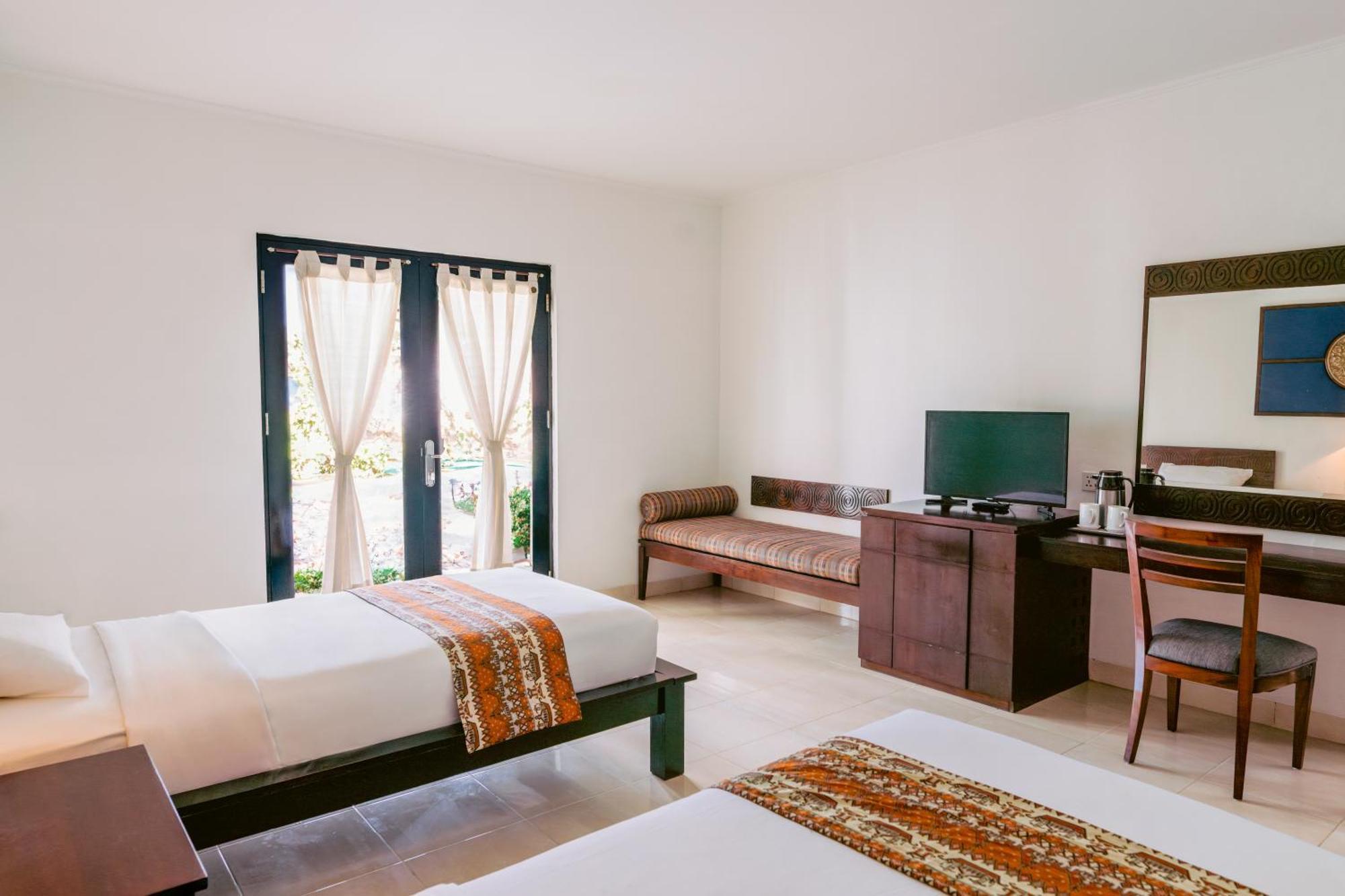 Legong Keraton Beach Hotel Canggu Zewnętrze zdjęcie